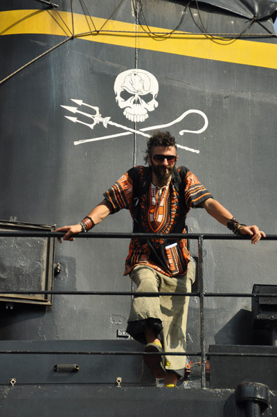 Le taulier [Sur le Sea Shepherd, Barcelone, 2009)